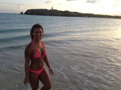 MFC Starlett22 in pink bikini at the ocean