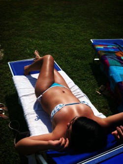 tanned MFC Wild_Desiree tanning in bikini
