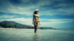 MFC’s StefanyS walking in the ocean