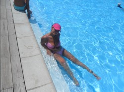 MFC’s Simply__Jessy in pool wearing pink & white plaid bikini